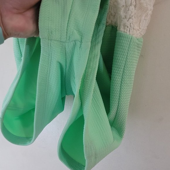 UK2LA Teal and White Laced Romper Size: Small - Picture 8 of 16